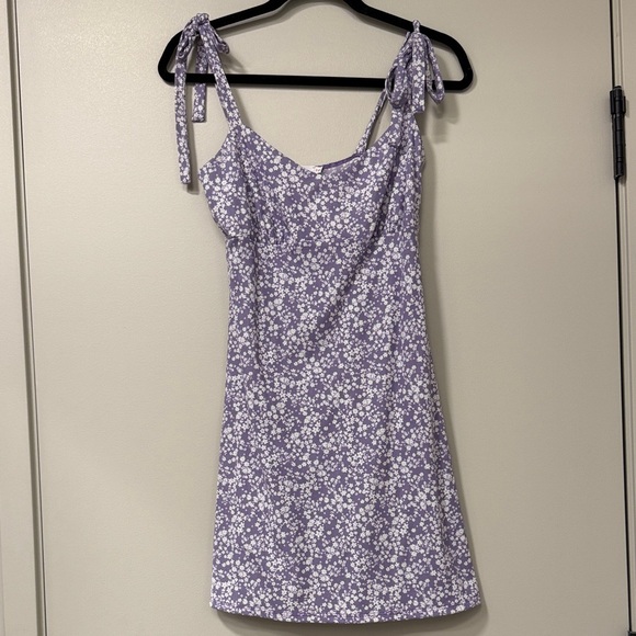 Lush Dresses & Skirts - Lush NWOT Lavender Floral Mini Dress Size M